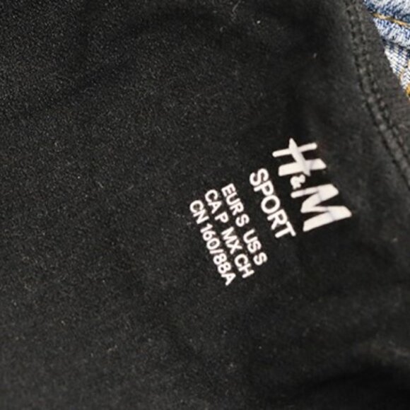 Trendy H&M Black Tee with Sparkle Detail, Perfect Casual Chic - Picture 5 of 5